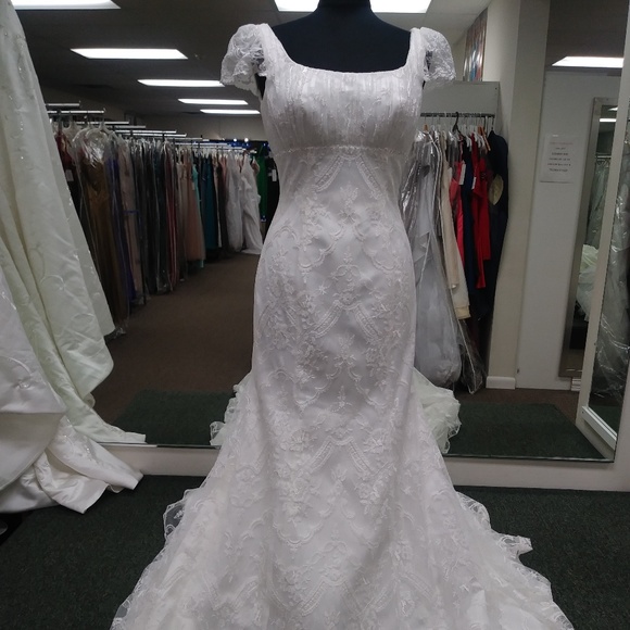 Allure Couture Ivory8616 Wedding Gown